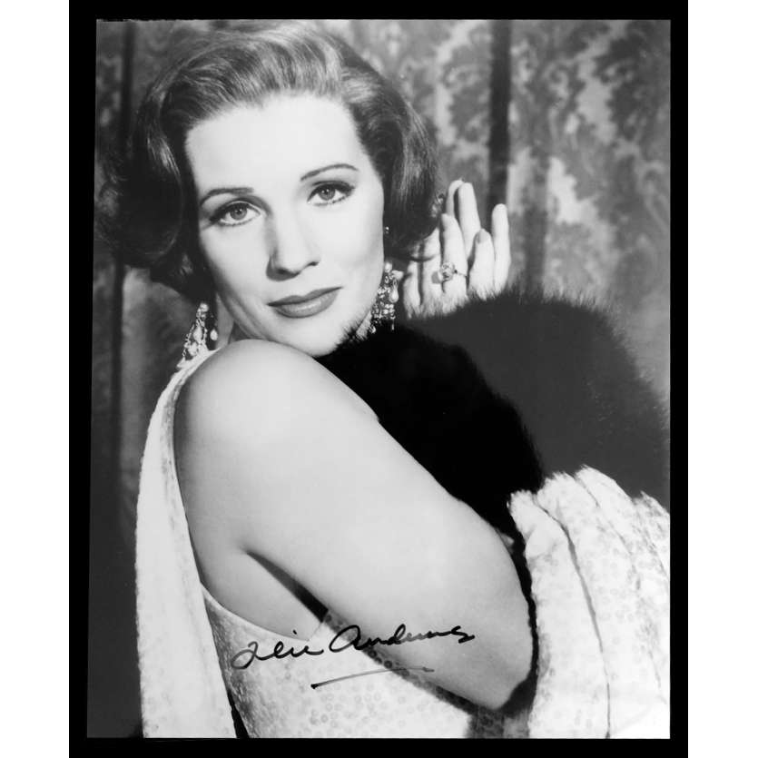 JULIE ANDREWS US Autograph 8x10 - 1980's - ,