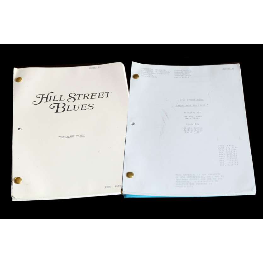 HILL STREET BLUES - CAPITAINE FURILLO Lot de 2 scénarios 21x30 - 1984 - Daniel J. Travanti, Steven Bochko