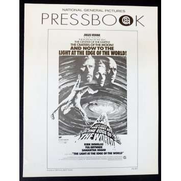 THE LIGHT AT THE EDGE OF THE WORLD US Pressbook 11x17 - 1971 - Jules Verne, Kirk Douglas, Yul Brynner