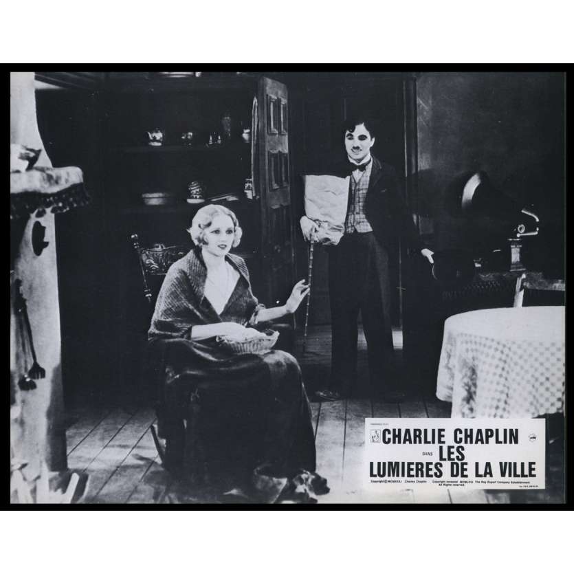 LES LUMIERES DE LA VILLE Photo de film N14 21x30 - R1967 - Virginia Cherill, Charlie Chaplin