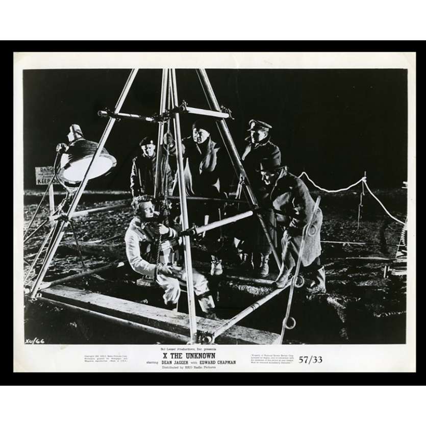 X THE UNKNOWN Photo de presse 20x25 - 1957 - Dean Jagger, Joseph Losey, Hammer