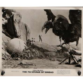 LE 7E VOYAGE DE SINBAD Photo de presse N7 20x25 cm - R1975 - Kervin Mathews, Ray Harryhausen