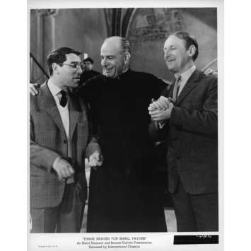 UN DROLE DE PAROISSIEN Photo de presse N3 20x25 cm - 1965 - Bourvil, Jean-Pierre Mocky