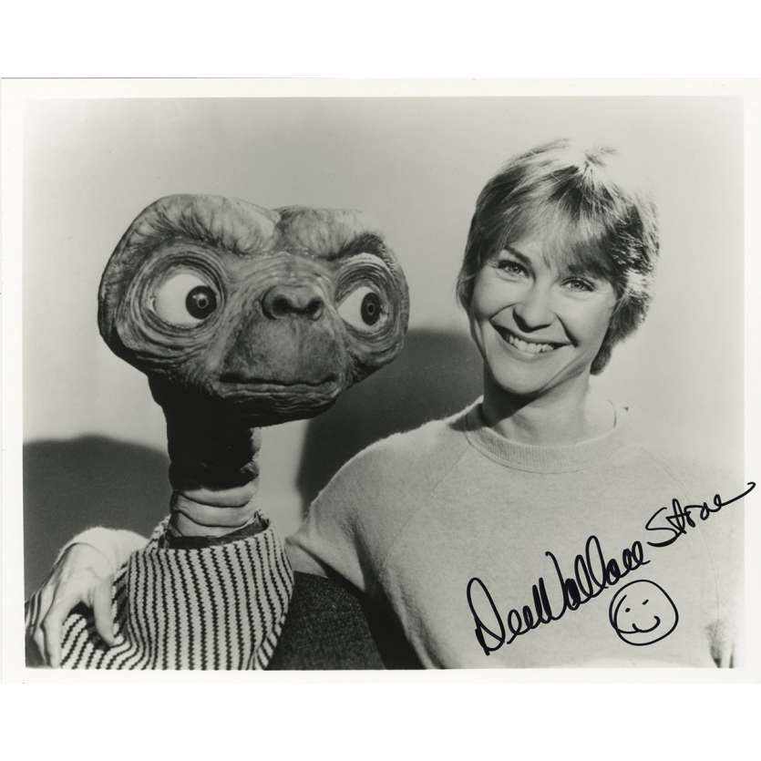 E.T. THE EXTRA-TERRESTRIAL Signed Photo 8x10 in. USA - 1982 - Steven Spielberg, Dee Wallace