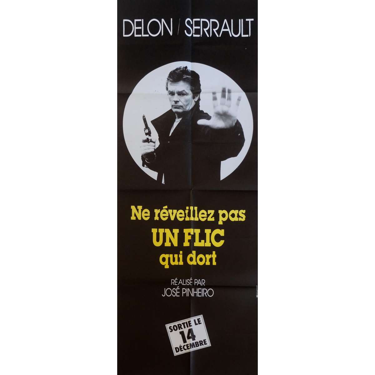 Ne Reveillez Pas La Souris Qui Dort Affiche de NE REVEILLEZ PAS UN FLIC QUI DORT AD