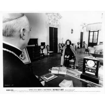 LA FEMME DU PRETRE Photo de presse N17 20x25 cm - 1970 - Marcello Mastroianni, Sophia Loren, Dino Risi