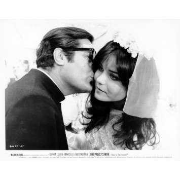 LA FEMME DU PRETRE Photo de presse N12 20x25 cm - 1970 - Marcello Mastroianni, Sophia Loren, Dino Risi