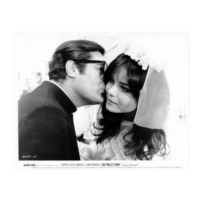 THE PRIEST'S WIFE Movie Still N12 8x10 in. - 1970 - Dino Risi, Marcello Mastroianni, Sophia Loren