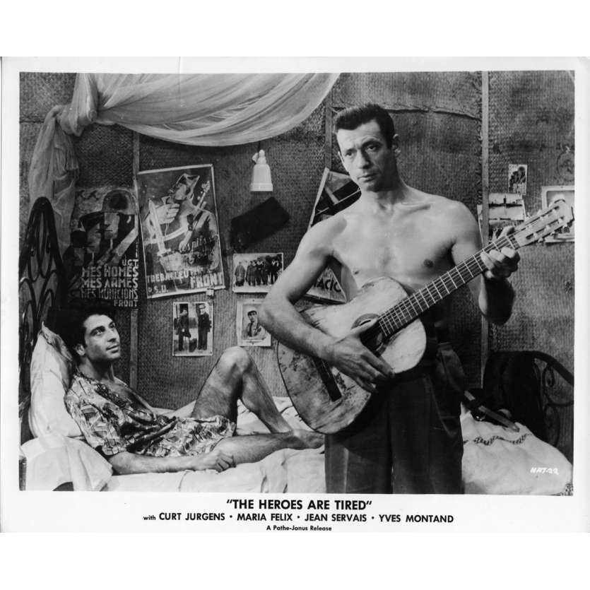 LES HEROS SONT FATIGUES Photo de presse 20x25 cm - N04 1955 - Yves Montand, Yves Ciampi