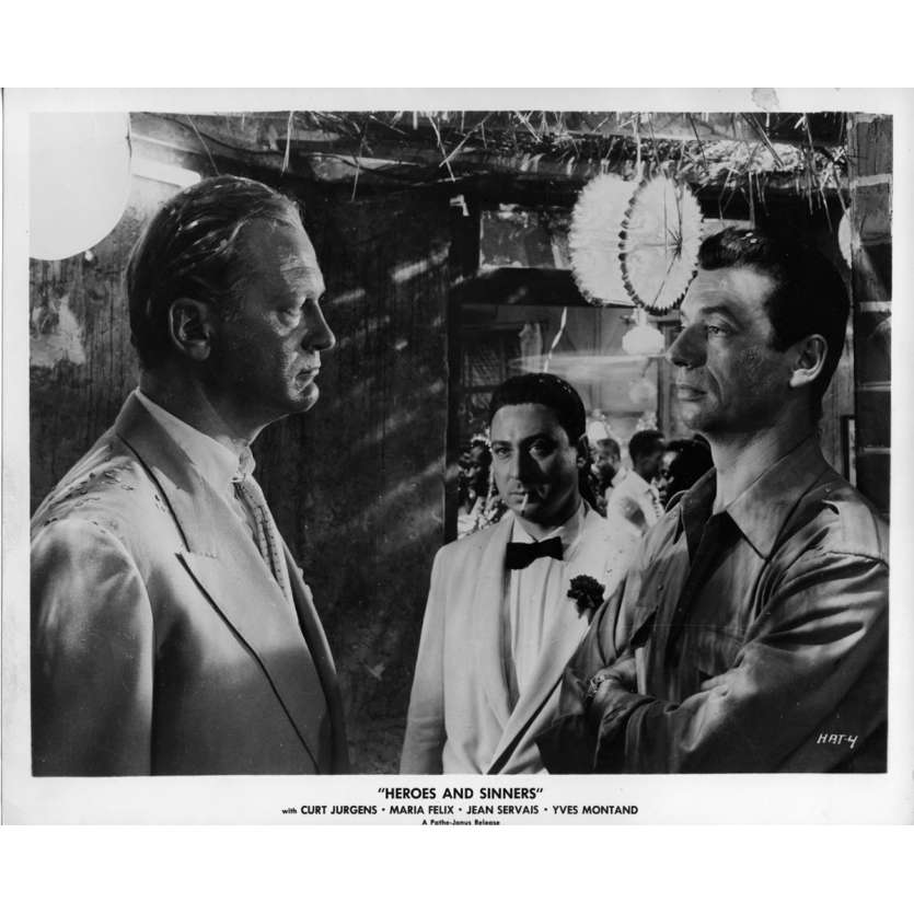 LES HEROS SONT FATIGUES Photo de presse 20x25 cm - N02 1955 - Yves Montand, Yves Ciampi