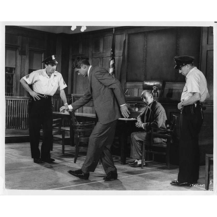 LA MORT AUX TROUSSES Photo de presse N03 - 20x25 cm. - 1959 - Cary Grant, Alfred Hitchcock