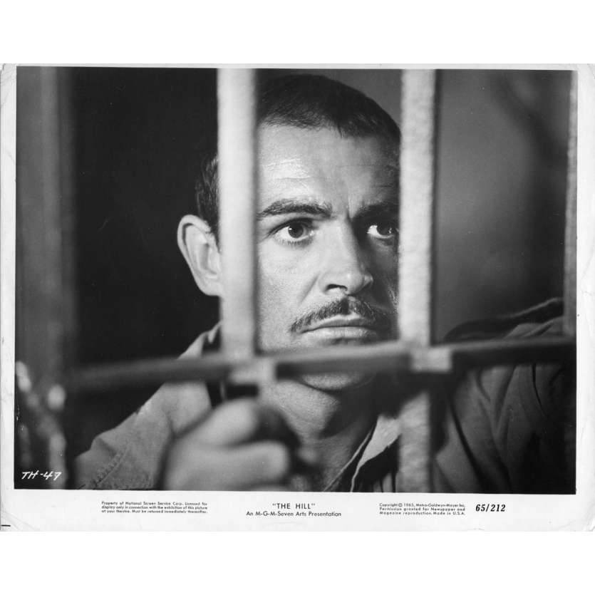 LA COLLINE DES HOMMES PERDUS Photo de presse N01 - 20x25 cm. - 1965 - Sean Connery, Sidney Lumet