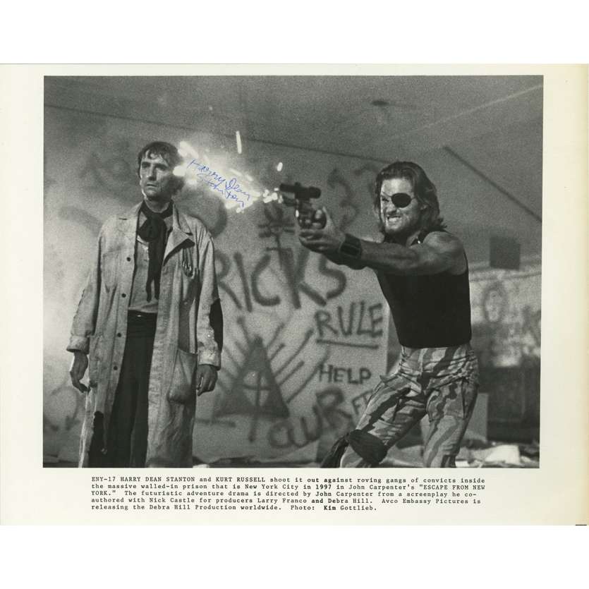 ESCAPE FROM NEW-YORK Original Signed Photo  - 9x12 in. - 1981 - John Carpenter, Kurt Russel