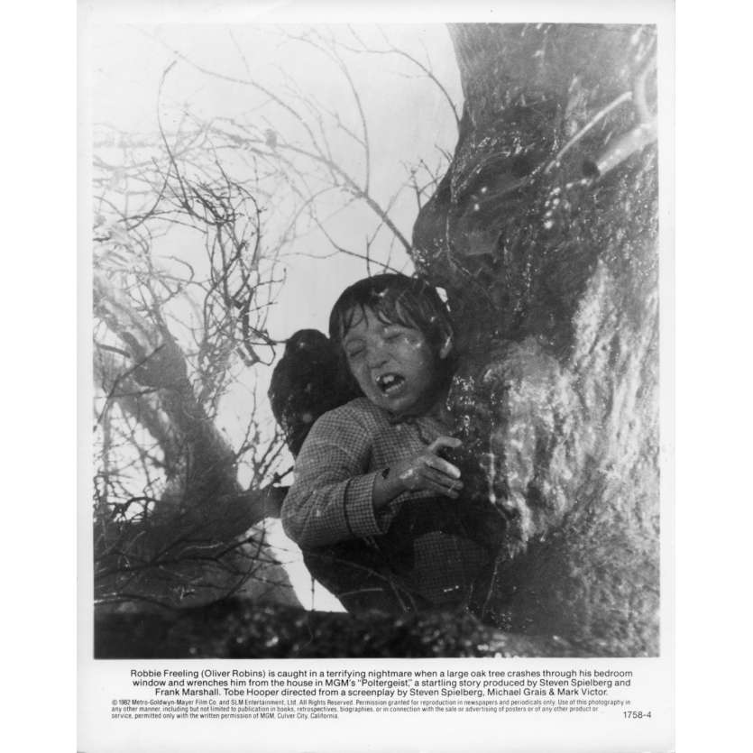 POLTERGEIST Photo de presse N01 - 20x25 cm. - 1982 - Heather o'rourke, Steven Spielberg