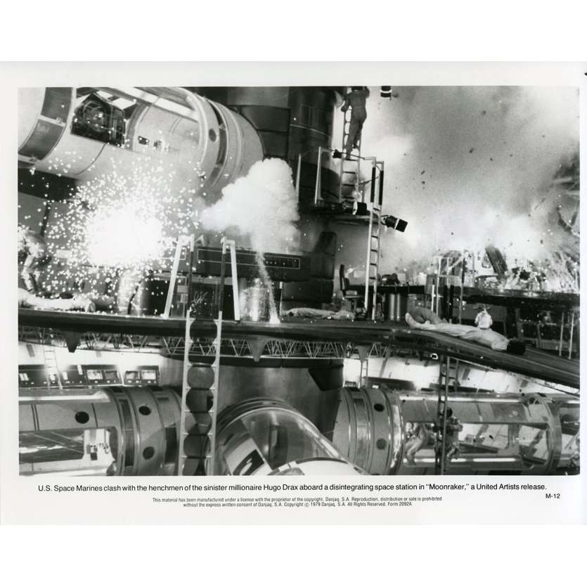 MOONRAKER Photo de presse M-12 - 20x25 cm. - 1979 - Roger Moore, James Bond