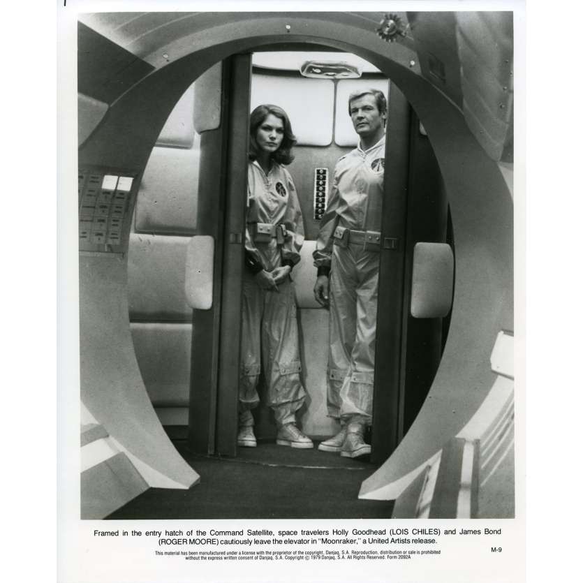 MOONRAKER Photo de presse M-9 - 20x25 cm. - 1979 - Roger Moore, James Bond