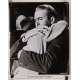 L'HOMME QUI EN SAVAIT TROP Photo de presse N05 - 20x25 cm. - 1954 - James Stewart, Alfred Hitchcock