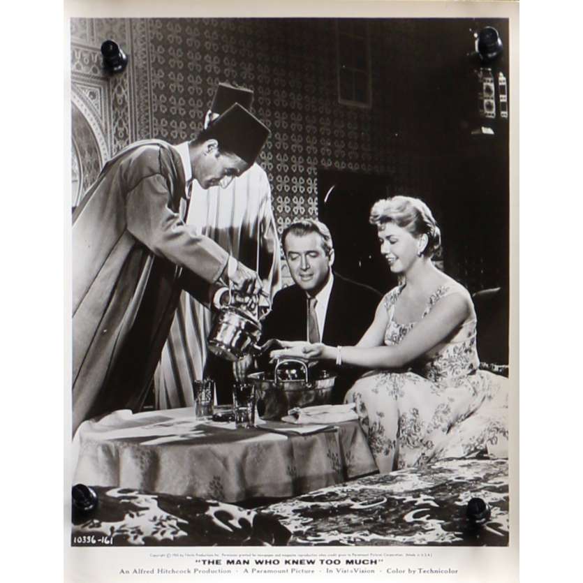 L'HOMME QUI EN SAVAIT TROP Photo de presse N07 - 20x25 cm. - 1954 - James Stewart, Alfred Hitchcock