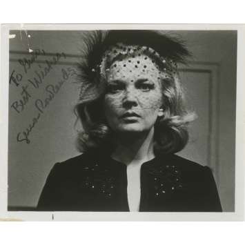GLORIA Photo signée par GENA ROWLANDS - 20x25 cm. - 1980 GLORIA Photo signée par GENA ROWLANDS - 20x25 cm. - 1980