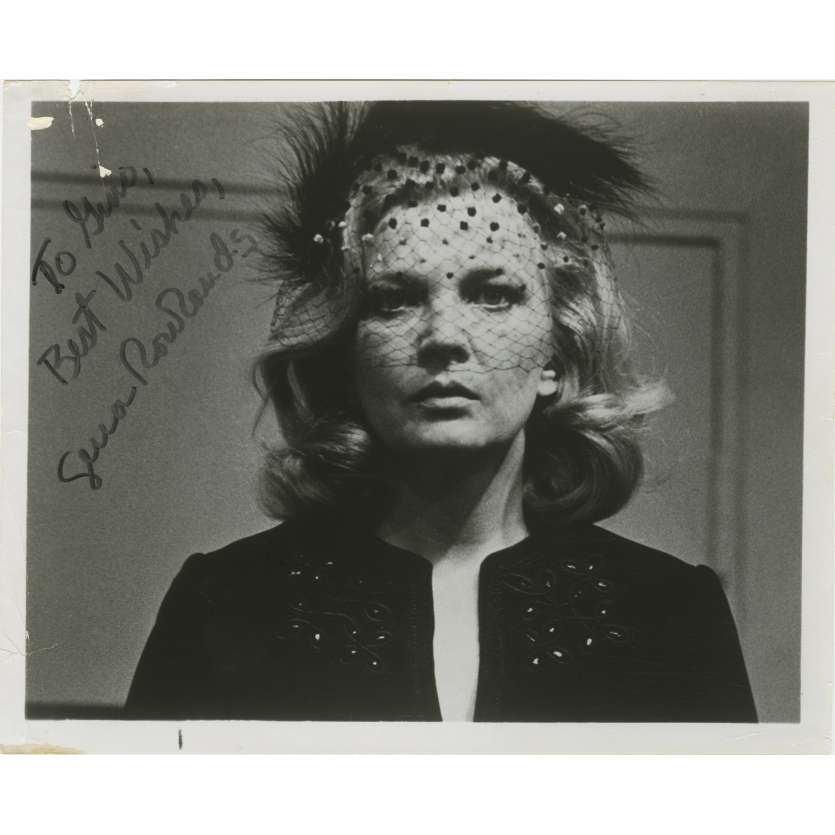 GLORIA Original Photo Signed by GENA ROWLANDS  - 8x10 in. - 1980