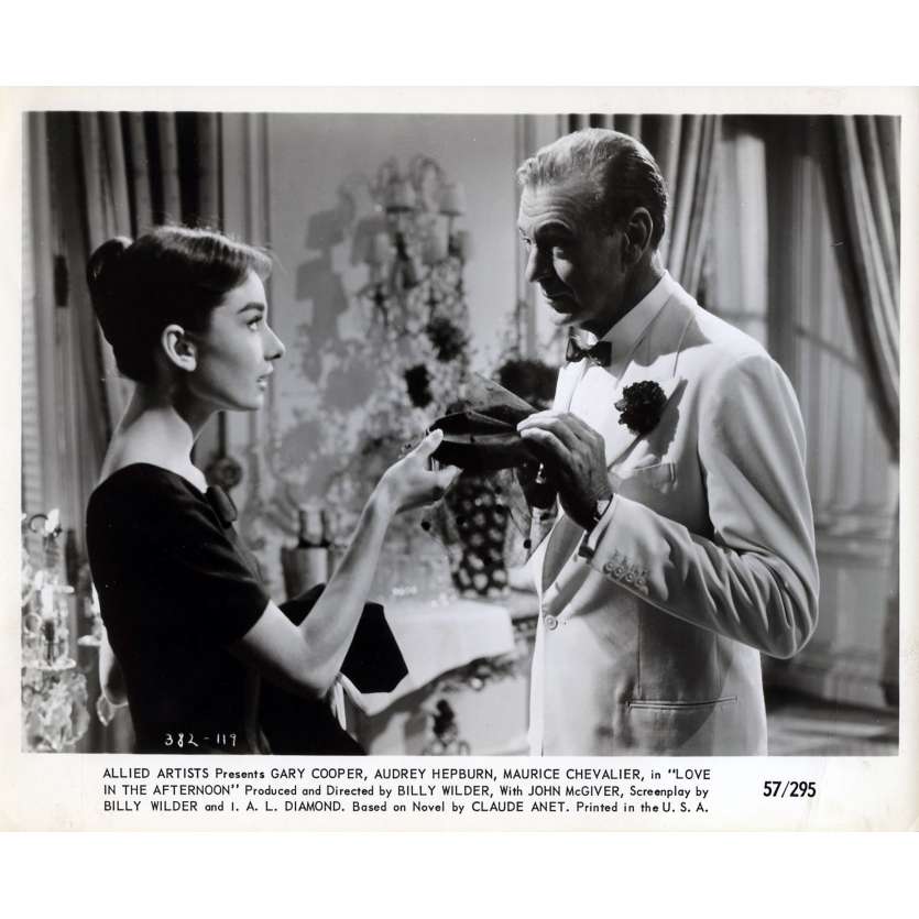 ARIANE Photo de presse N08 - 20x25 cm. - 1957 - Audrey Hepburn, Billy Wilder