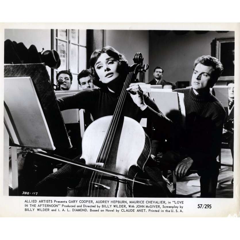 ARIANE Photo de presse N03 - 20x25 cm. - 1957 - Audrey Hepburn, Billy Wilder