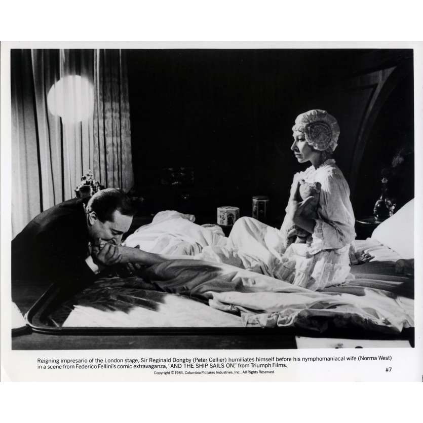 AND THE SHIP SAILS ON Original Movie Still N05 - 8x10 in. - 1983 - Federico Fellini, Freddie Jones