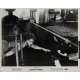 UNE FEMME DANS UNE CAGE Photo de presse - 20x25 cm. - 1964 - Olivia de Havilland, Walter Grauman