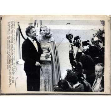 UNE FEMME SOUS INFLUENCE Photo de presse - 20x25 cm. - 1974 - Gena Rowlands, John Cassavetes UNE FEMME SOUS INFLUENCE Photo de presse - 20x25 cm. - 1974 - Gena Rowlands, John Cassavetes