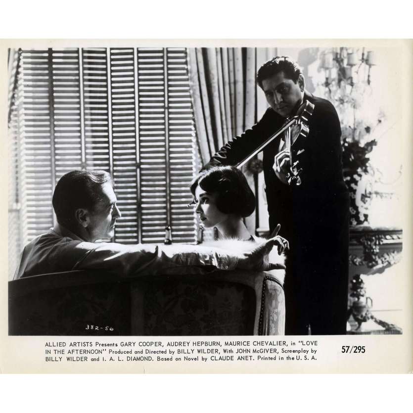 ARIANE Photo de presse N06 - 20x25 cm. - 1957 - Audrey Hepburn, Billy Wilder
