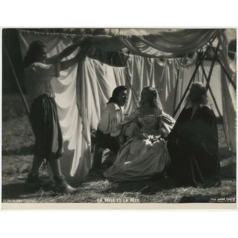 BEAUTY AND THE BEAST Original Movie Still - 9x12 in. - 1946 - Jean Cocteau, Jean Marais