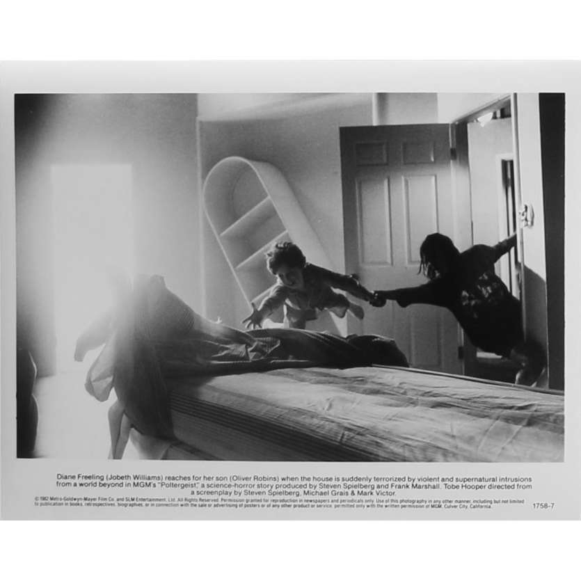 POLTERGEIST Photo de presse N7 - 20x25 cm. - 1982 - Heather o'rourke, Steven Spielberg