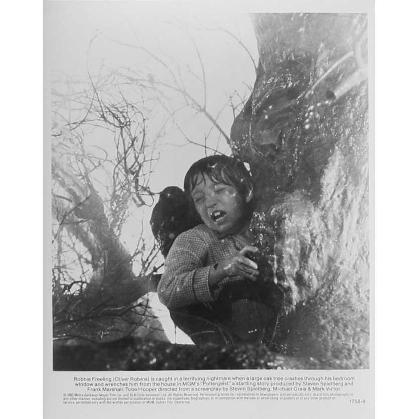 POLTERGEIST Original Movie Still N4 - 8x10 in. - 1982 - Steven Spielberg, Heather o'rourke