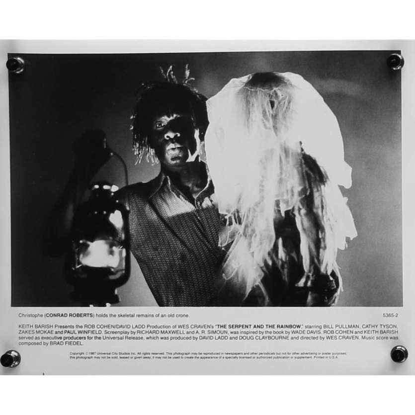 L'EMPRISE DES TENEBRES Photo de presse N02 - 20x25 cm. - 1988 - Bill Pullman, Wes Craven
