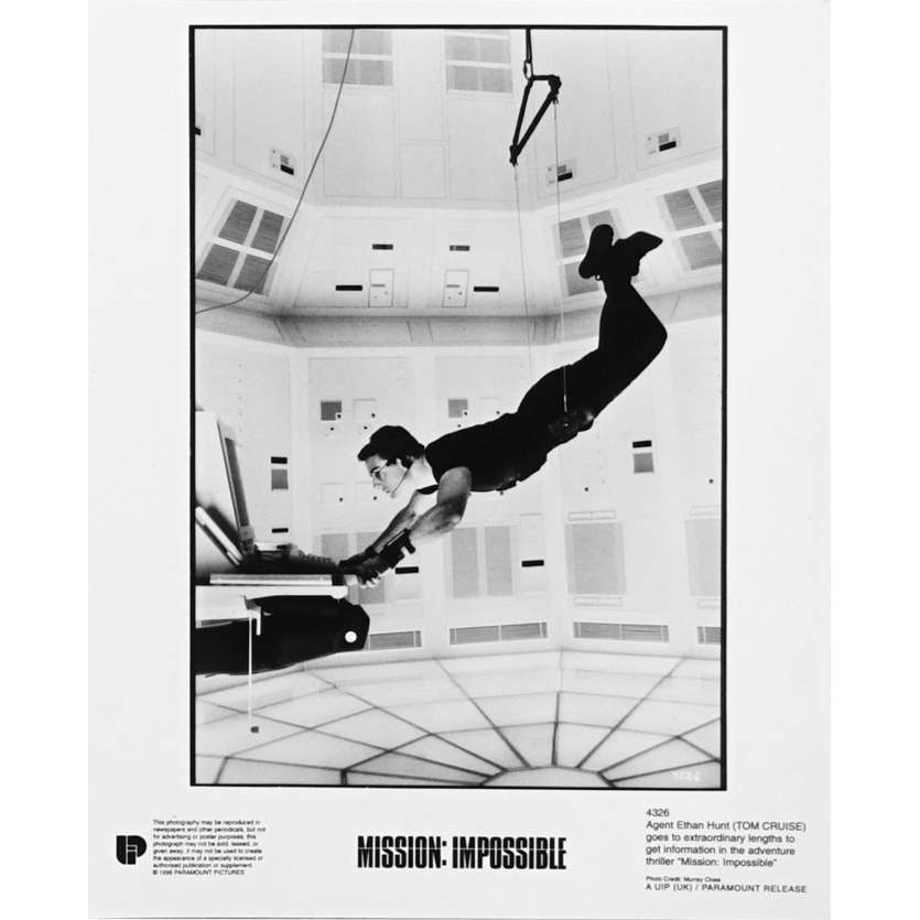 MISSION IMPOSSIBLE Photo de presse N4326 - 20x25 cm. - 1996 - Tom Cruise, Brain de Palma