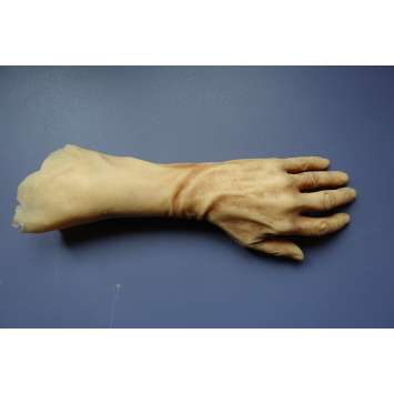 IL FAUT SAUVER LE SOLDAT RYAN Faux bras (gauche) utilisé dans le film - 1998 - Steven Spielberg, Production-used Prop IL FAUT SAUVER LE SOLDAT RYAN Faux bras (gauche) utilisé dans le film - 1998 - Steven Spielberg, Production-used Prop