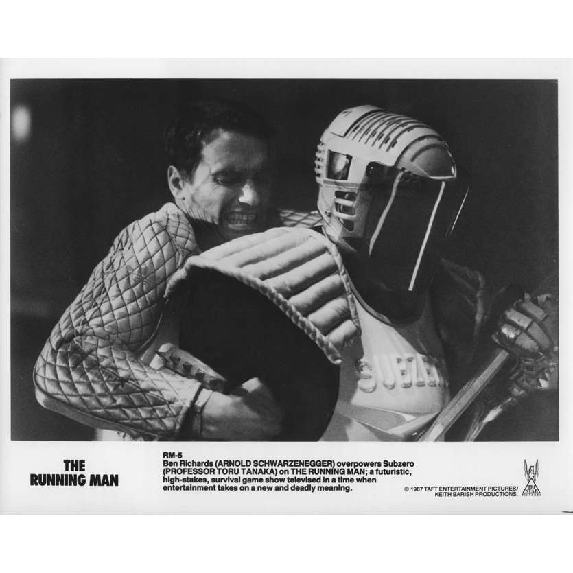THE RUNNING MAN Original Movie Still RM-5 - 8x10 in. - 1987 - Paul Michael Glaser, Arnold Schwarzenegger