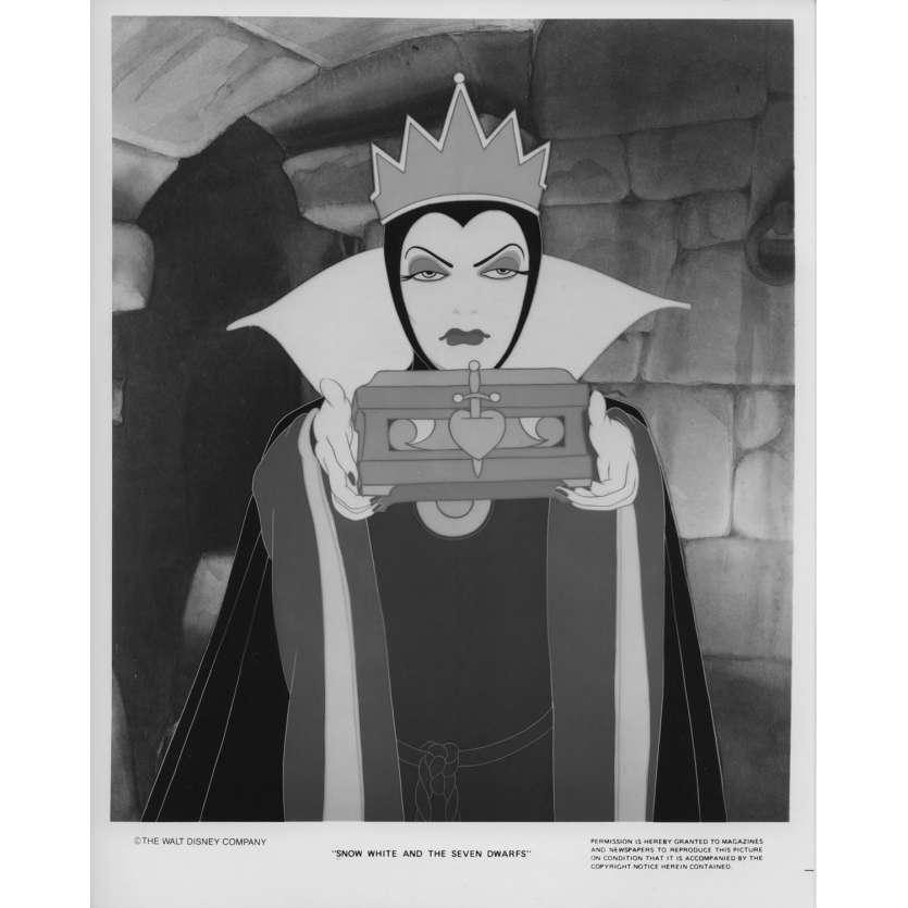 SNOW WHITE AND THE SEVEN DWARFS Movie Still N04 8x10 in.  - R1975 - Walt Disney, Walt Disney