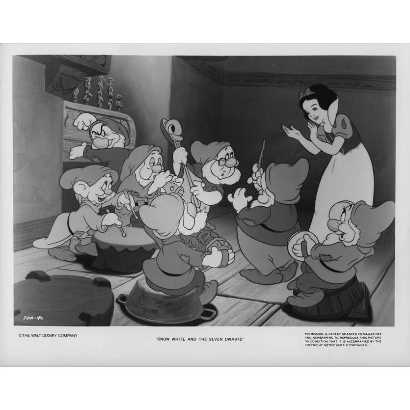 SNOW WHITE AND THE SEVEN DWARFS Movie Still N05 8x10 in.  - 1937 / R1975 - Walt Disney, Walt Disney
