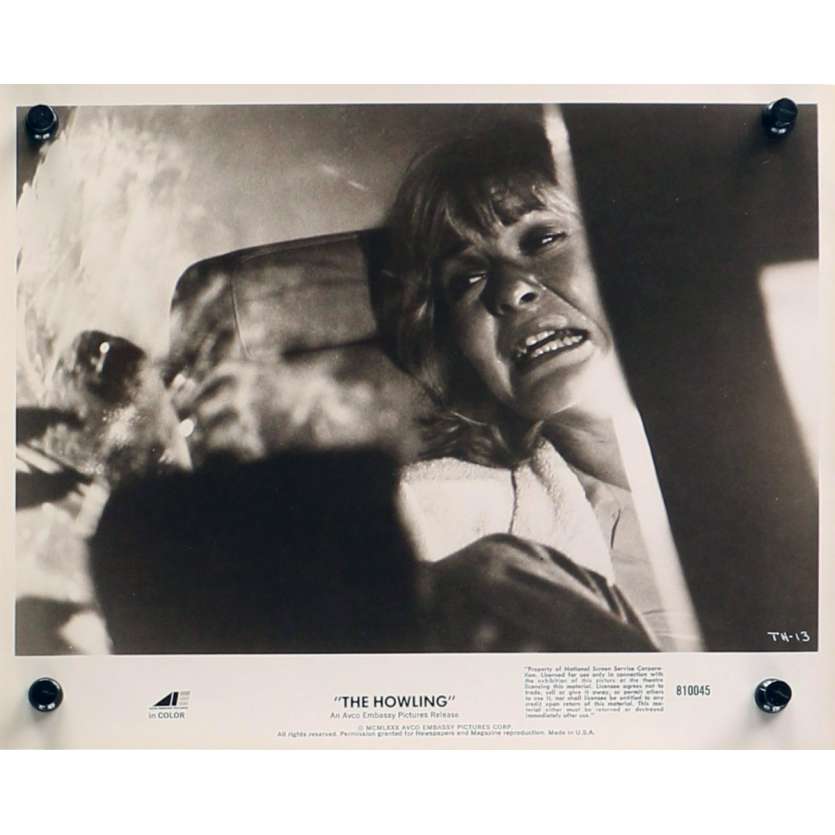 HURLEMENTS Photo de presse TH-13 - 20x25 cm. - 1981 - Patrick McNee, Joe Dante
