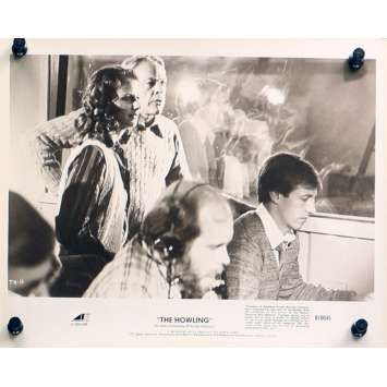 HURLEMENTS Photo de presse TH-11 - 20x25 cm. - 1981 - Patrick McNee, Joe Dante