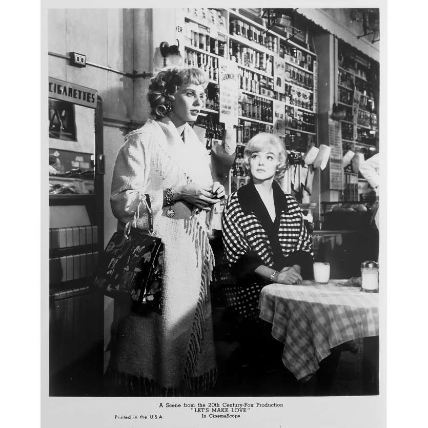 LE MILLIARDAIRE Photo de presse N01 - 20x25 cm. - R1980 - Marilyn Monroe, Yves Montand, George Cukor