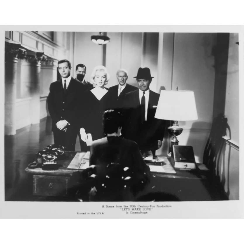 LE MILLIARDAIRE Photo de presse N06 - 20x25 cm. - R1980 - Marilyn Monroe, Yves Montand, George Cukor
