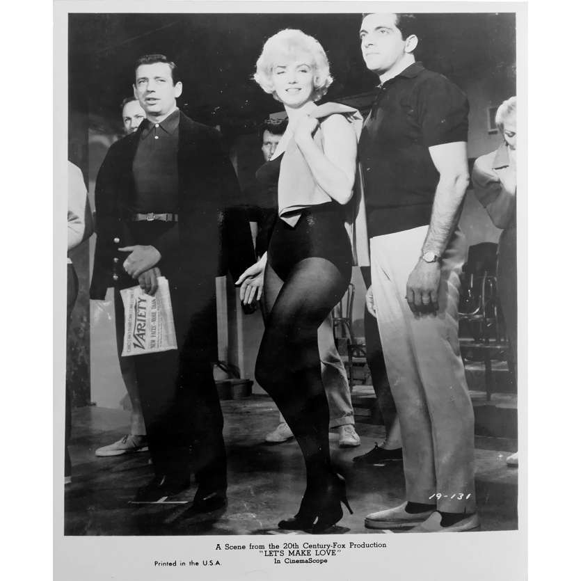 LE MILLIARDAIRE Photo de presse N09 - 20x25 cm. - R1980 - Marilyn Monroe, Yves Montand, George Cukor