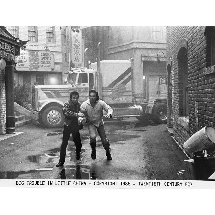 LES AVENTURES DE JACK BURTON Photo de presse N8 - 20x25 cm. - 1986 - Kurt Russel, John Carpenter