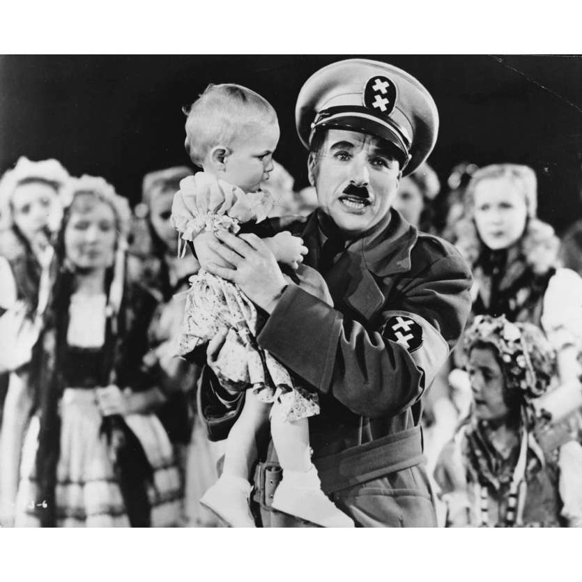 LE DICTATEUR Photo de presse P-13-6 - 20x25 cm. - 1940 - Paulette Goddard, Charles Chaplin