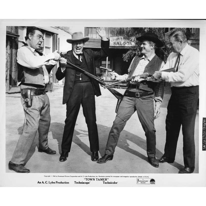 TOWN TAMER Original Movie Still N3 - 8x10 in. - 1965 - Lesley Selander, Dana Andrews