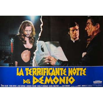 AU SERVICE DU DIABLE Photo de film N1 - 46x64 cm. - 1971 - Erika Blanc, Jean Brismée