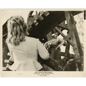 L'INVASION DES MORT-VIVANTS Photo de presse - 20x25 cm. - 1966 - André Morell, John Gilling