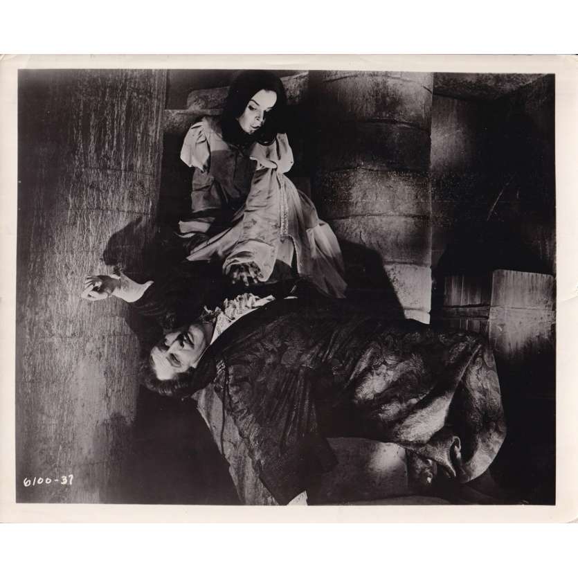 PIT AND THE PENDULUM Original Movie Still  - 8x10 in. - 1961 - Roger Corman, Vincent Price, Barbara Steele